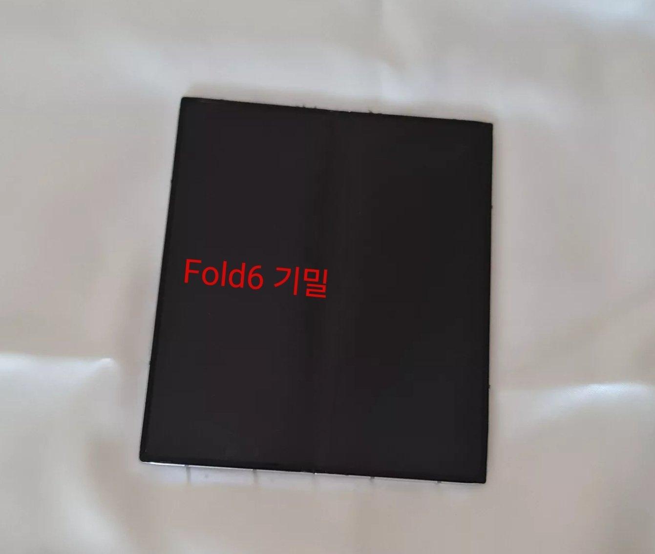 Samsung Galaxy Z Fold 6的樣辦機相片可見摺機的最新外觀。（相片來源：X @Ali TA Tech）
