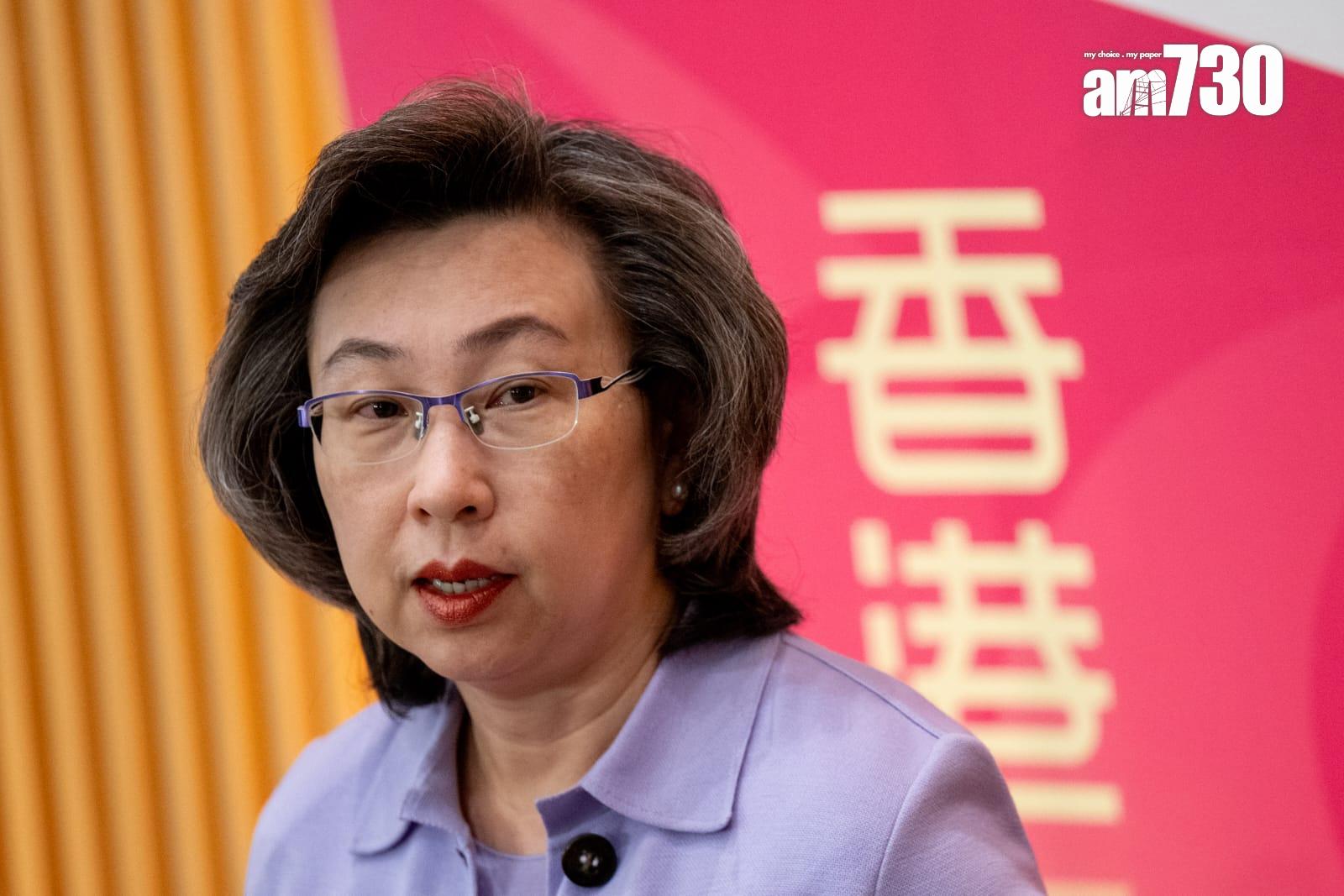 楊何蓓茵指方案已考慮到經濟增長及公務員士氣等因素。(陳奕釗攝)